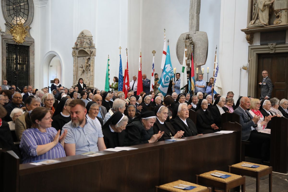 Bei einem Pontifkalgottesdienst im Würzburger Kiliansdom ist an Christi Himmelfahrt, 9. Mai 2024, Weihbischof Paul Reder zum Bischof geweiht worden.
