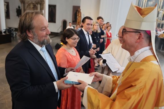 Bischof Dr. Franz Jung beauftragte Frank Greubel als Gemeindereferenten.