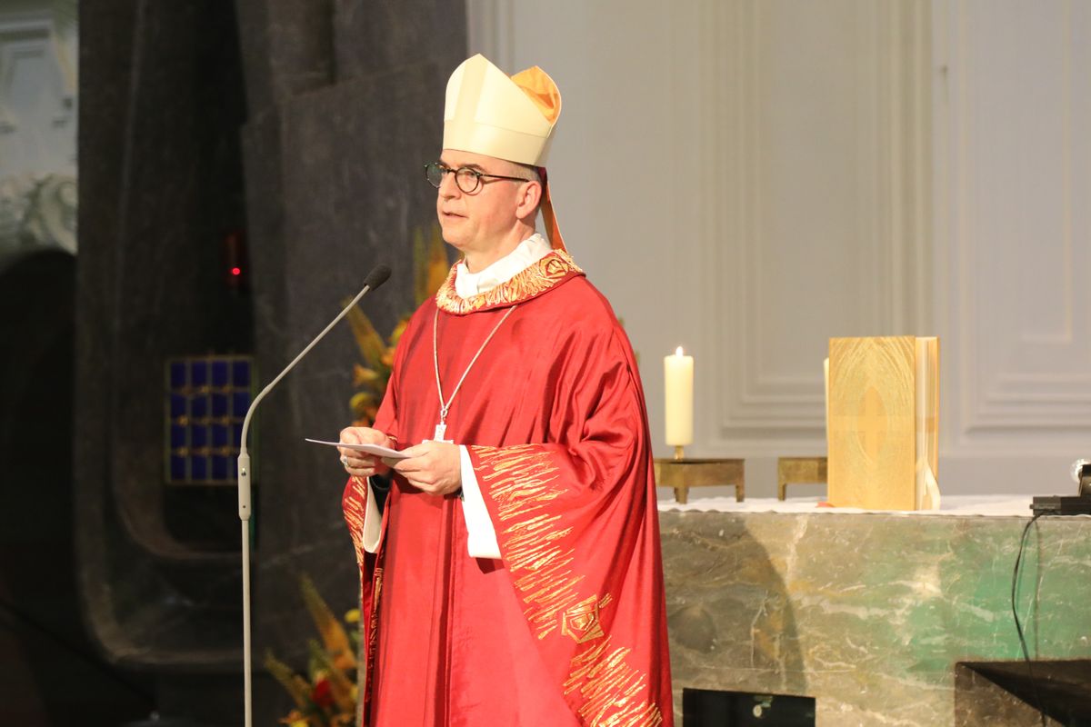 Die "Nacht der Hoffnung" in der Kiliani-Wallfahrtswoche am Samstagabend, 12. Juli, lud zu Stille, Gebet und Besinnung in den Kiliansdom ein. Viele Passanten nutzten das Angebot, das um Mitternacht endete.