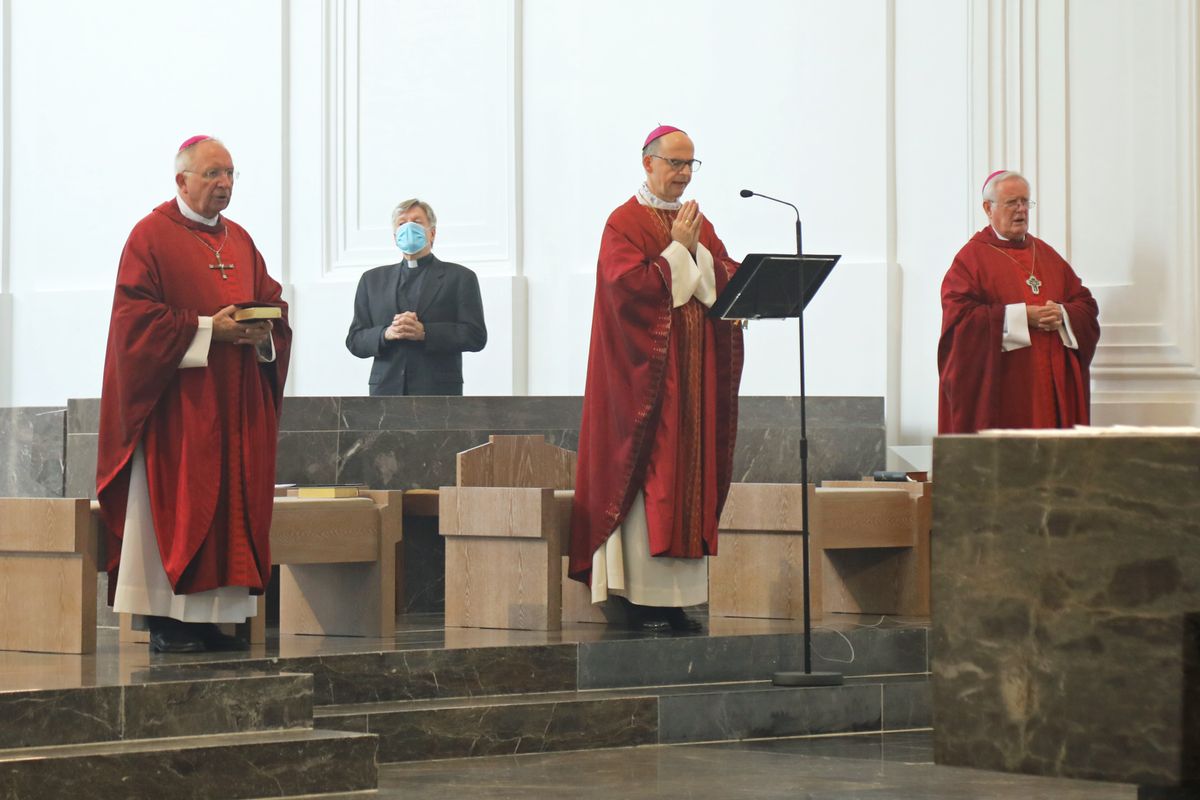 2720/0671 Gedenkgottesdienst Bischof em. Scheele_21934