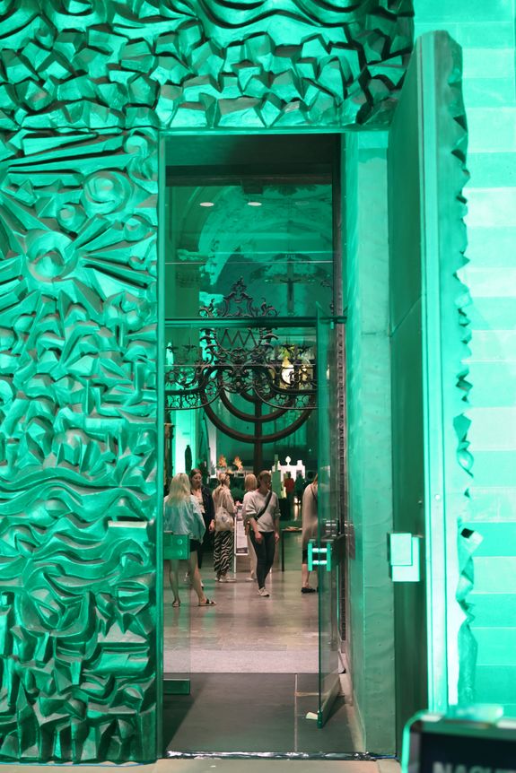 Die "Nacht der Hoffnung" am Samstagabend, 13. Juli, der Kiliani-Wallfahrtswoche lud zu Besinnung, Gebet und Kraftschöpfen in den Kiliansdom ein. Viele Passanten nutzten das Angebot, das um Mitternacht endete.