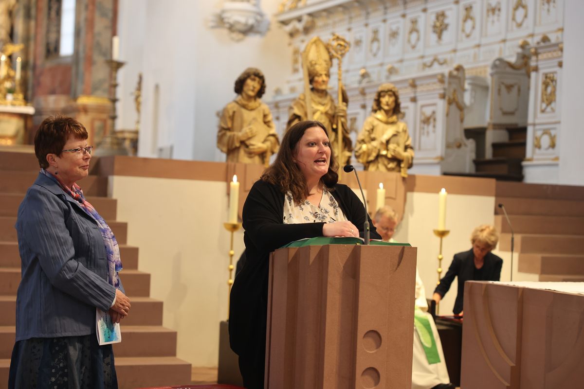 Unter anderem mit einer Wort-Gottes-Feier im Neumünster und einem Empfang im Burkardushaus hat die Berufsgruppe der Gemeindereferentinnen und -referenten am Freitag, 14. Juni, ihr 75. Jubiläum gefeiert. Unter anderem mit einer Wort-Gottes-Feier im Neumünster und einem Empfang im Burkardushaus hat die Berufsgruppe der Gemeindereferentinnen und -referenten am Freitag, 14. Juni, ihr 75. Jubiläum gefeiert.