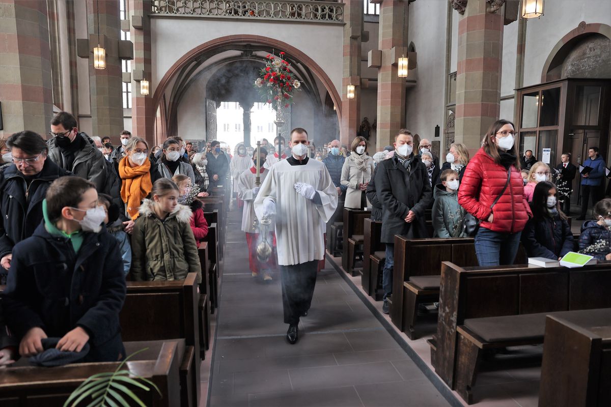 Bischof Dr. Franz Jung feierte am Sonntag, 10. April, in Würzburg die Palmsonntagsliturgie.