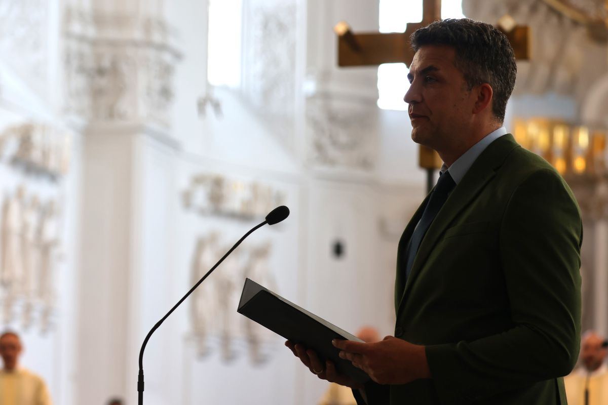 Neun Frauen und fünf Männer hat Bischof Dr. Franz Jung bei einem Pontifikalgottesdienst am Freitag, 19. Juli, als Pastoral- beziehungsweise Gemeindereferenten beauftragt.