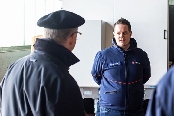 1420/0398 Bischof Jung besucht Rettungswache der Malteser_20666