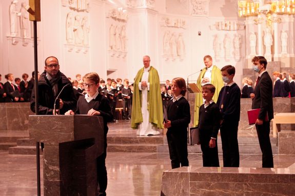 Einen Evensong haben die Würzburger Domsingknaben und die Domsingknaben aus dem Bistum Essen gemeinsam im Kiliansdom gestaltet.