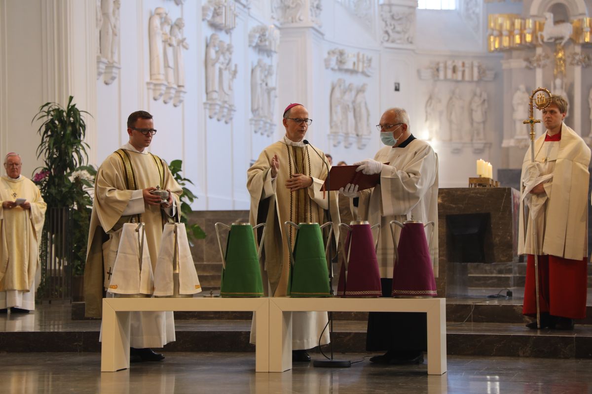 3720/0925 Missa Chrismatis_22995