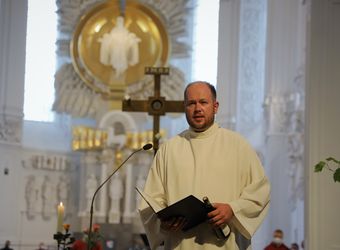 Mit einem Kiliani-Pontifikalgottesdienst im Kiliansdom mit Bischof Dr. Franz Jung ist am Dienstagabend, 6. Juli, das 50. Jubiläum der Berufsgruppe der Pastoralreferentinnen und -referenten im Bistum Würzburg gefeiert worden.