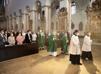 Mit einem Dankgottesdienst im Würzburger Kiliansdom hat Bischof Dr. Franz Jung am Sonntag, 13. Juni, den dritten Jahrestag seiner Bischofsweihe begangen.