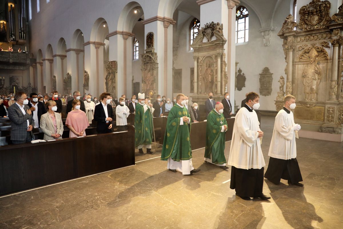 Mit einem Dankgottesdienst im Würzburger Kiliansdom hat Bischof Dr. Franz Jung am Sonntag, 13. Juni, den dritten Jahrestag seiner Bischofsweihe begangen.
