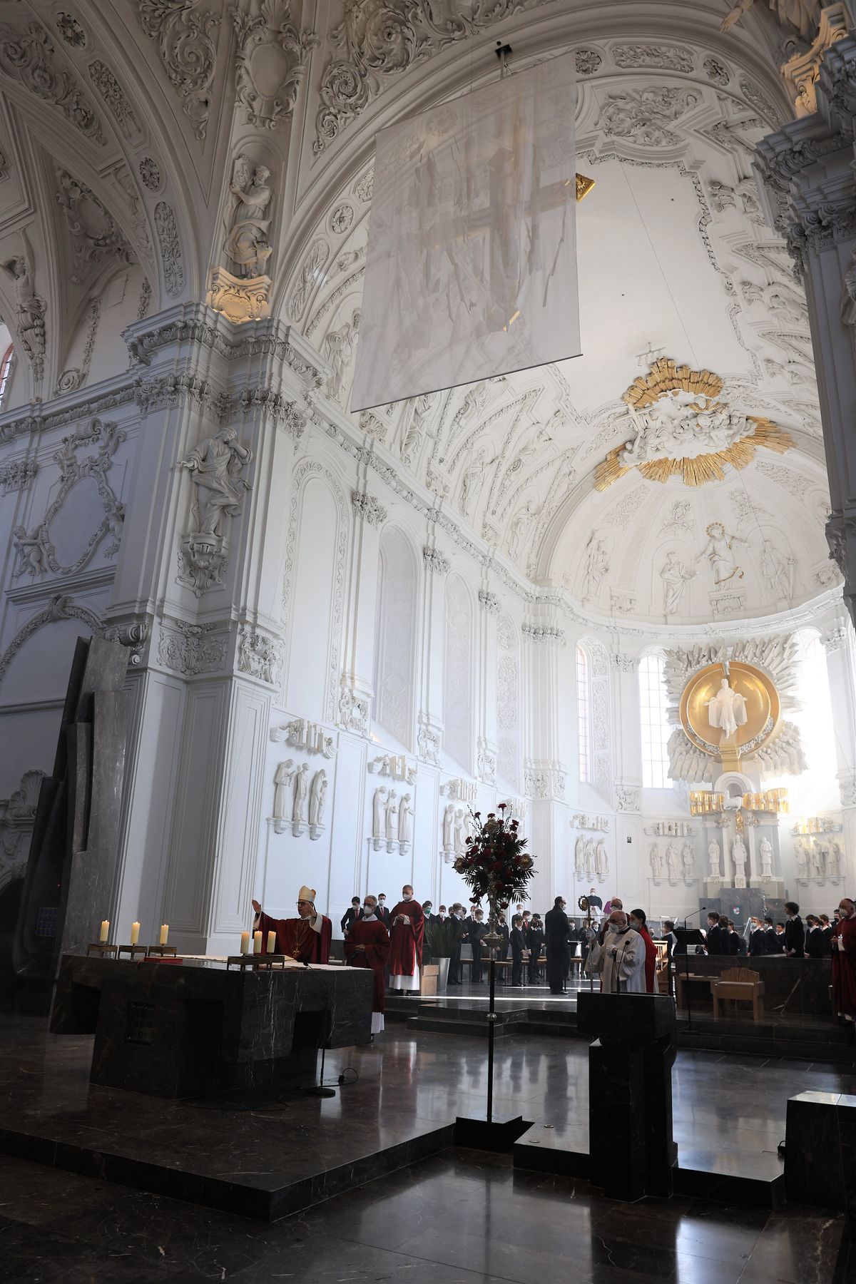 Bischof Dr. Franz Jung feierte am Sonntag, 10. April, in Würzburg die Palmsonntagsliturgie.