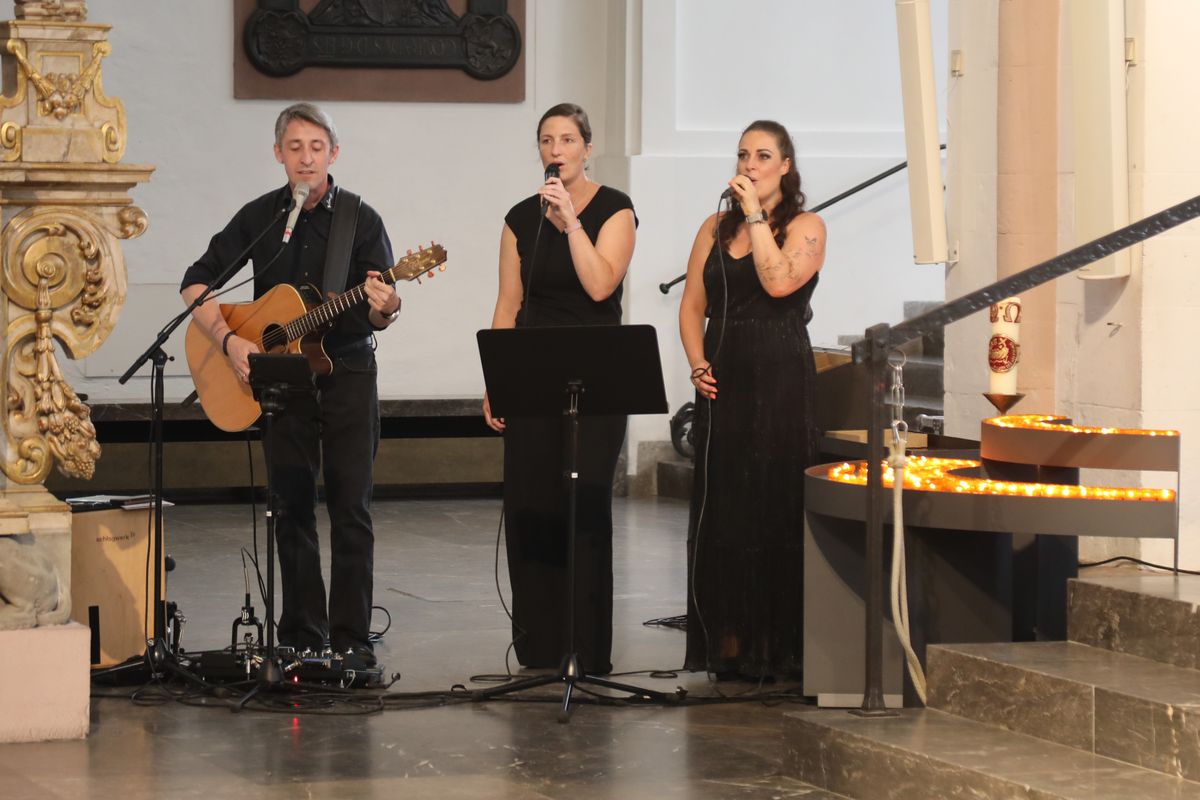 Fünf Frauen und zwei Männer hat Bischof Dr. Franz Jung bei einem Pontifikalgottesdienst am Freitag, 18. Juli 2025, als Pastoral- beziehungsweise Gemeindereferentinnen und -referenten beauftragt.