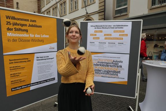 4424/1138 Stiftung Miteinander 25 Jahre_53143