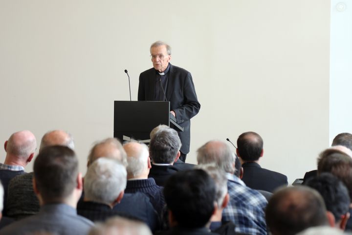 Jesuitenpater Michael Schneider sprach in seinem Vortrag zum Thema "Der Seelsorger heute - in Vollmacht und Ohnmacht".