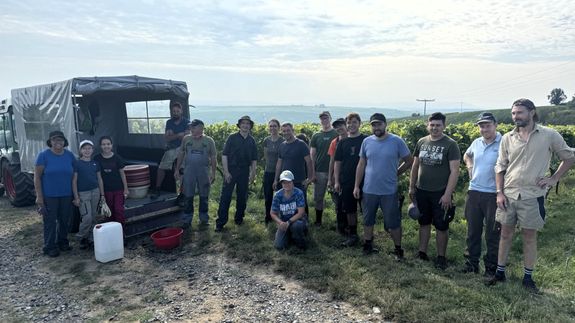 Bischof Dr. Franz Jung (6. von links) mit der Lesemannschaft.