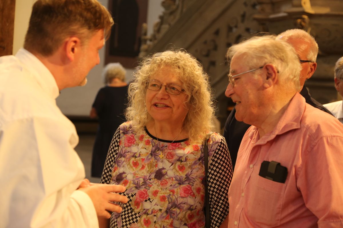 Rund 250 Ehejubilare haben am Freitagnachmittag, 4. Juli, im Kiliansdom in einem Pontifikalgottesdienst mit Weihbischof em. Ulrich Boom ihr Eheversprechen erneuert. 