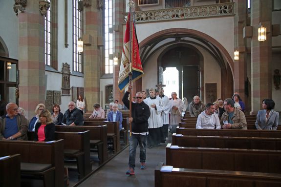 2819/0763 Kiliani-Gottesdienst für die Marktkaufleute und Schausteller_16125