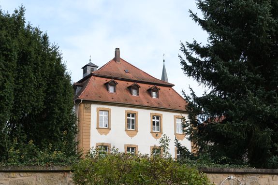 Blick auf den Karmel "Pacis Regina " in Rödelmaier. Blick auf den Karmel "Pacis Regina " in Rödelmaier.