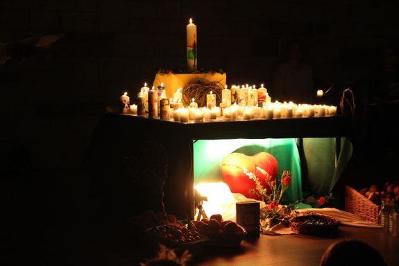 Rund 100 Menschen aller Altersstufen haben die Kar- und Ostertage in der Jugendbildungsstätte Volkersberg gefeiert. 