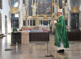 Mit einem Dankgottesdienst im Würzburger Kiliansdom hat Bischof Dr. Franz Jung am Sonntag, 13. Juni, den dritten Jahrestag seiner Bischofsweihe begangen.