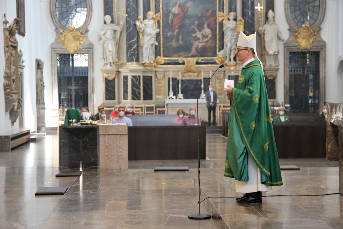 Mit einem Dankgottesdienst im Würzburger Kiliansdom hat Bischof Dr. Franz Jung am Sonntag, 13. Juni, den dritten Jahrestag seiner Bischofsweihe begangen.