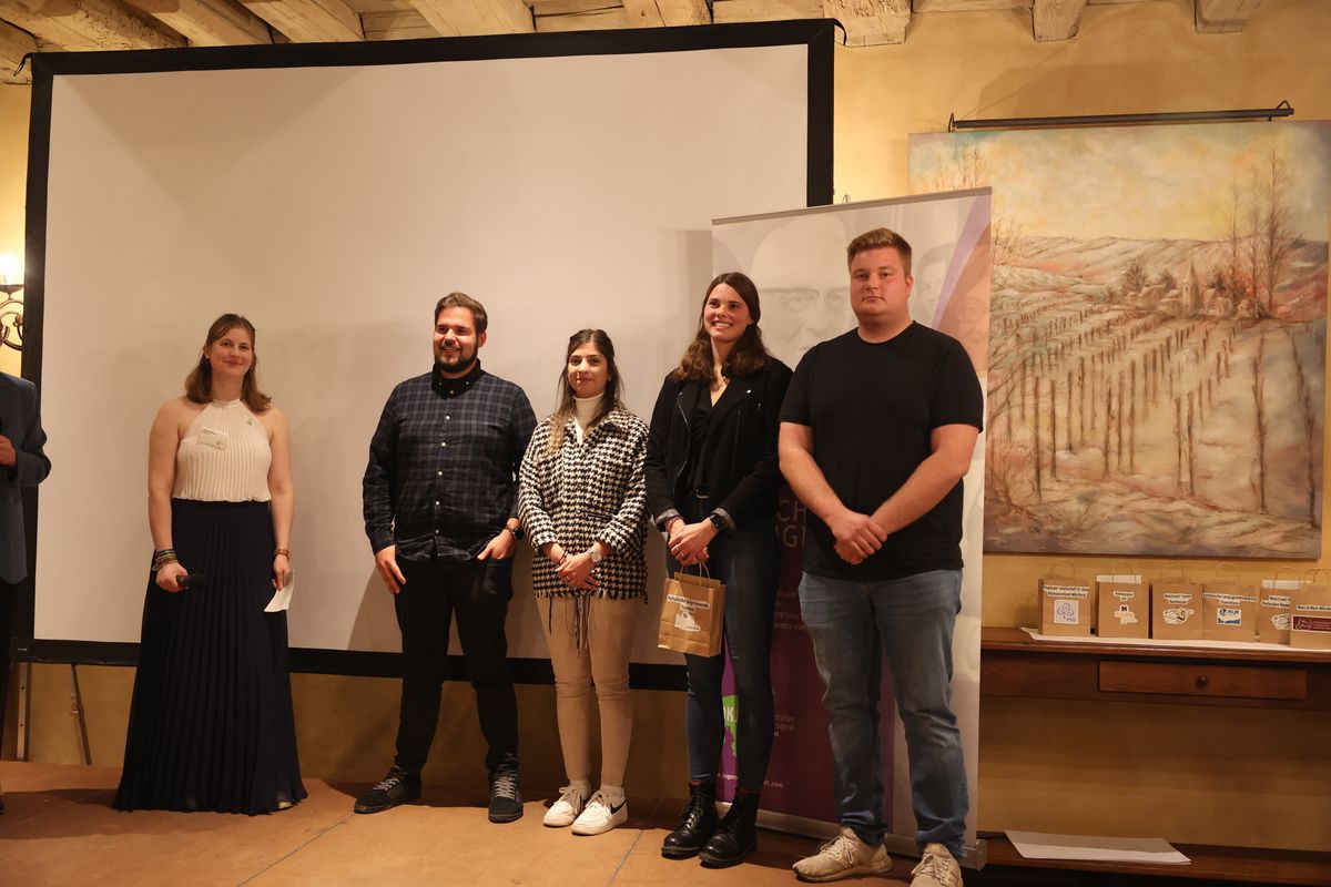 Die Katholische junge Gemeinde (KjG) Estenfeld. Die Katholische junge Gemeinde (KjG) Estenfeld.