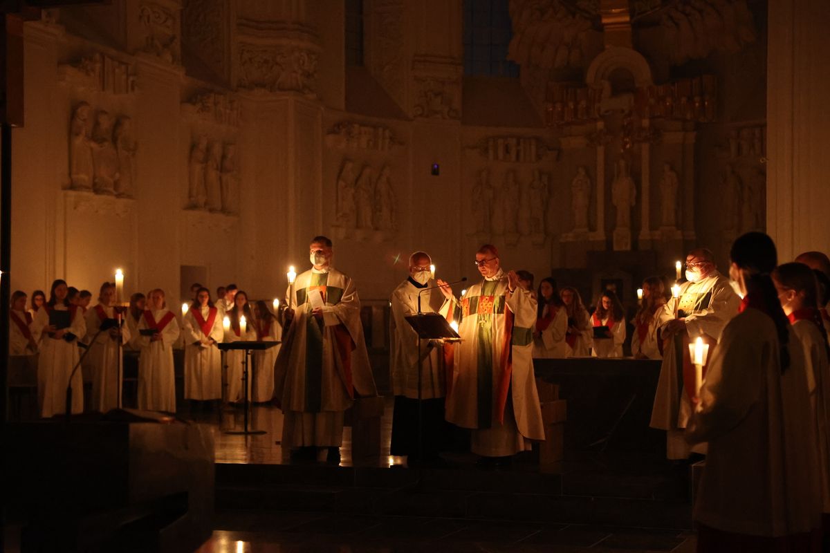 BIschof Dr. Franz Jung feiert am Samstagabend, 16. April, im Würzburger Kiliansdom die Osternacht.