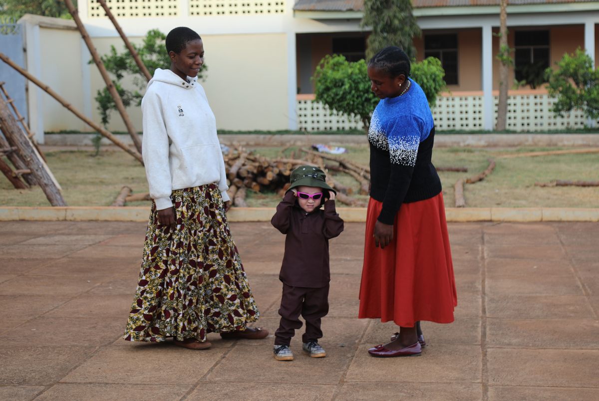 Immer mittendrin: Isido, knapp vier Jahre alt und das jüngste Kind im Internet. Immer mittendrin: Isido, knapp vier Jahre alt und das jüngste Kind im Internet.