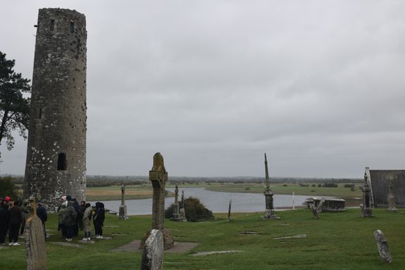 Das Kloster von Clonmacnoise war eine der zentrale Stätten Irlands zwischen dem sechsten und dem 17. Jahrhundert.