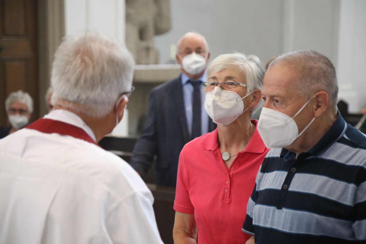 2621/0624 Ehejubilare Bischof 29. Juni Vormittag_28019