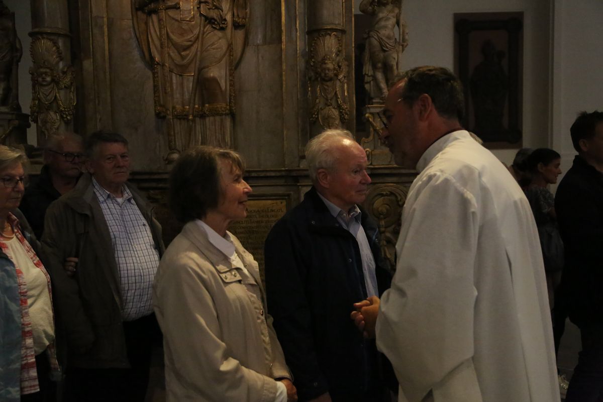 Bischof Dr. Franz Jung hat am Donnerstagnachmittag, 4. Juli, mit etwa 320 Paaren im Kiliansdom ihr goldenes oder diamantenes Ehejubiläum gefeiert.