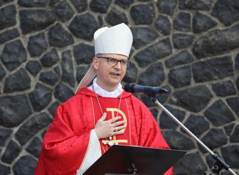 Bischof Dr. Franz Jung feierte am Montagabend, 5. Juli, einen Kiliani-Pontifikalgottesdienst auf dem Kreuzberg.