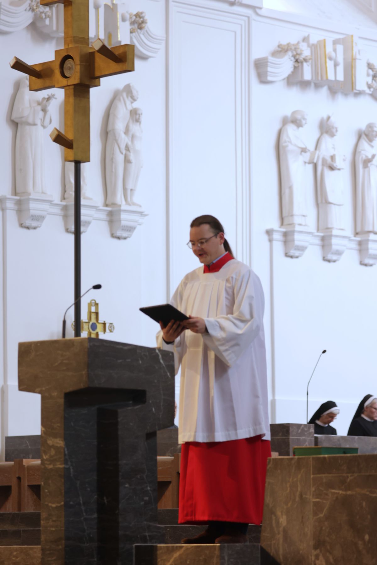 Mit Ordensleuten und Missionaren hat Weihbischof Paul Reder am Mittwochnachmittag, 9. Juli, im Kiliansdom einen Kiliani-Gottesdienst gefeiert. 
