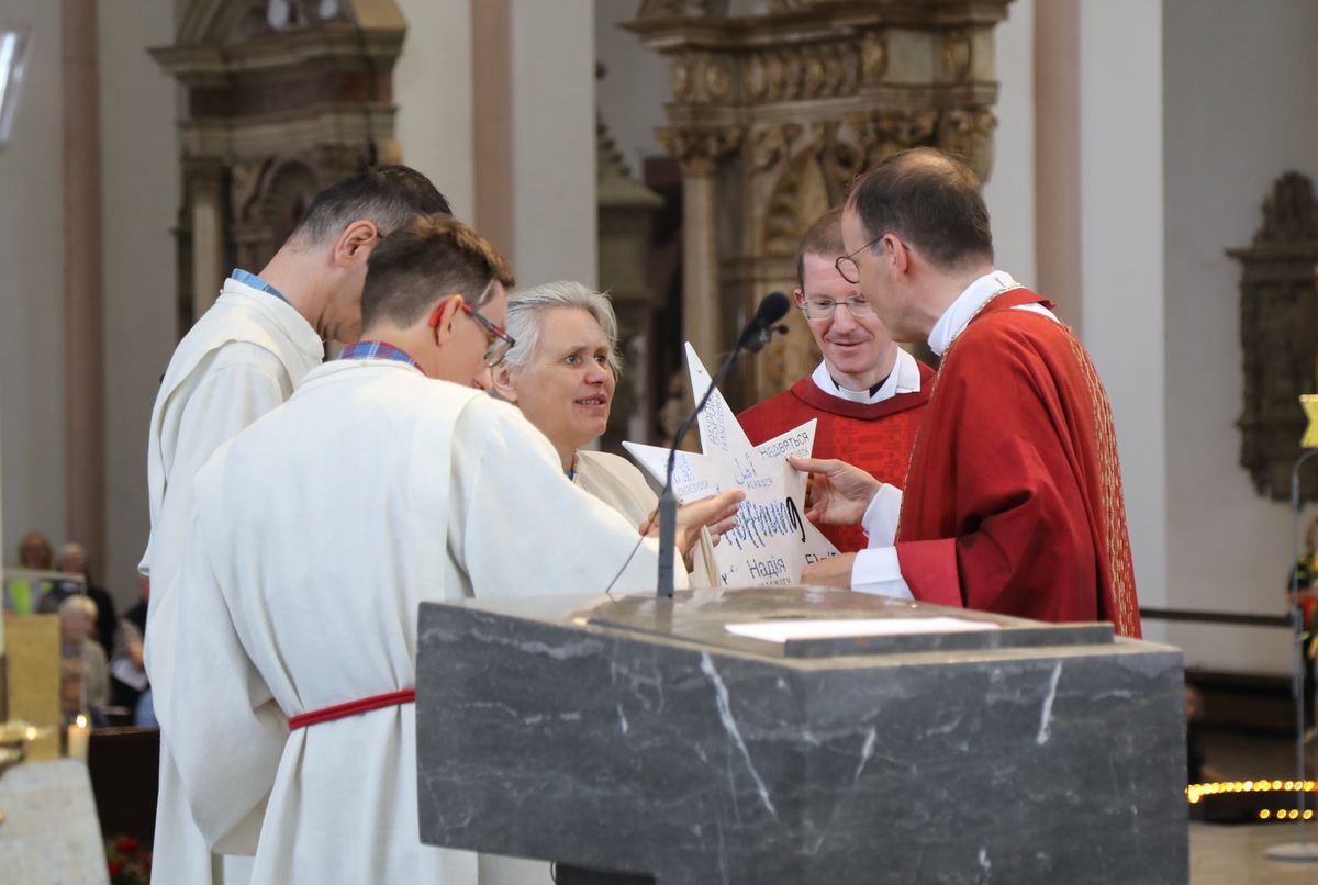 Weihbischof Paul Reder feierte am Samstag, 13. Juli, einen Kiliani-Gottesdienst für Menschen im Alter, in Krankheit und mit Behinderung im Kiliansdom. 
