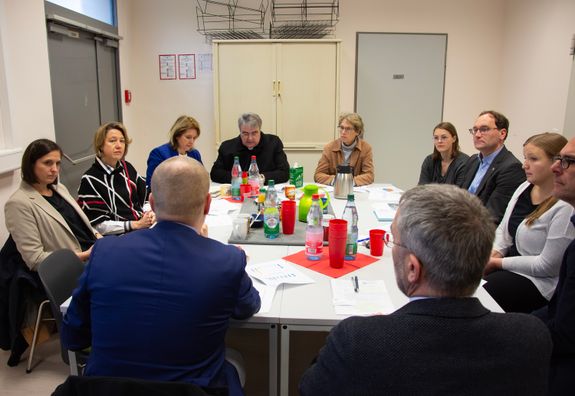 4923/1322 Ankerzentrum _43679