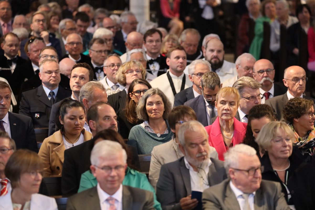 Bei einem Pontifkalgottesdienst im Würzburger Kiliansdom ist an Christi Himmelfahrt, 9. Mai 2024, Weihbischof Paul Reder zum Bischof geweiht worden. 