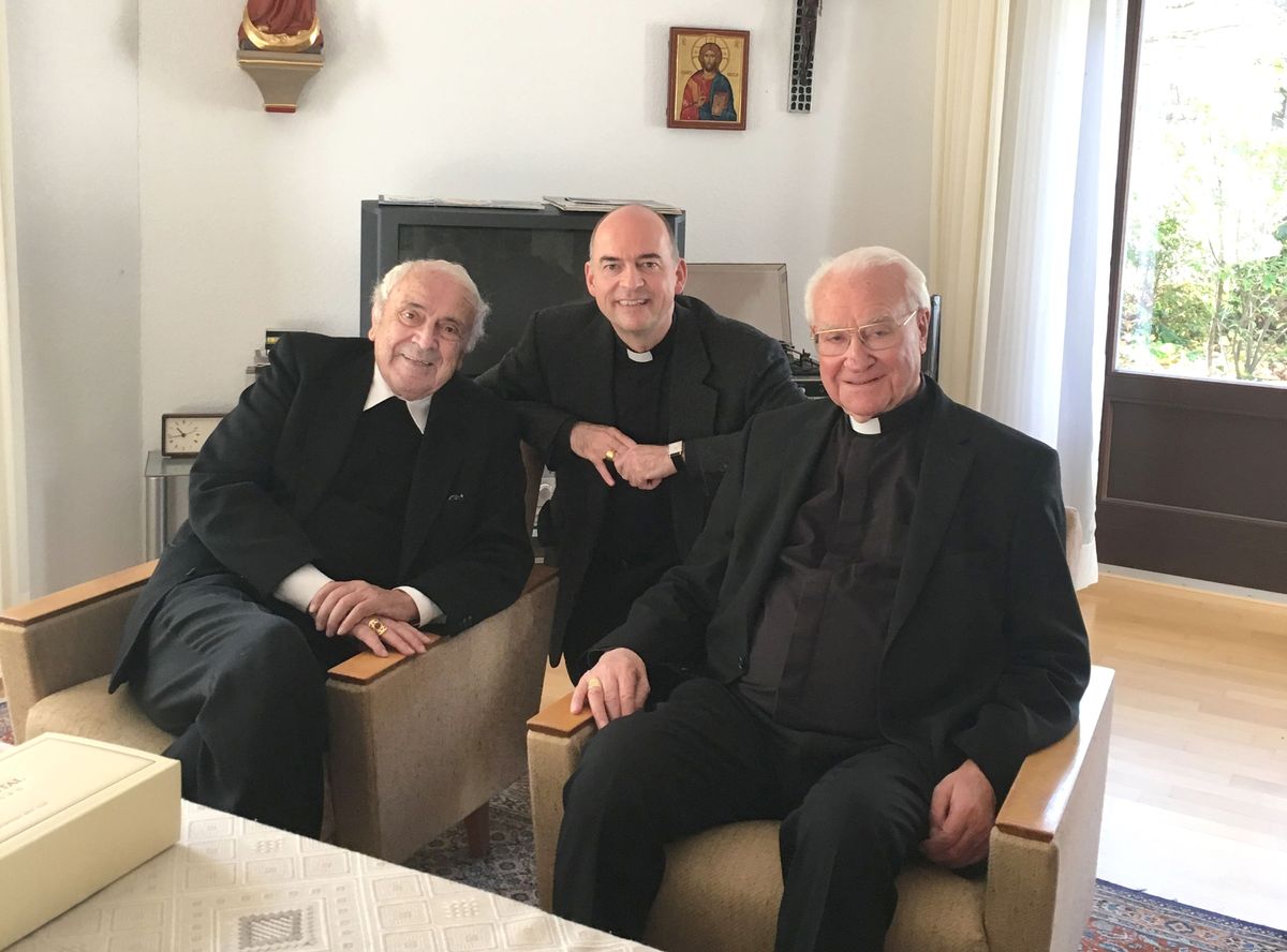 Fränkisch-pfälzische Begegnung am 2. November 2018 in Speyer (von links): Weihbischof em. Helmut Bauer, Bischof Dr. Franz Jung und Bischof em. Dr. Anton Schlembach. Fränkisch-pfälzische Begegnung am 2. November 2018 in Speyer (von links): Weihbischof em. Helmut Bauer, Bischof Dr. Franz Jung und Bischof em. Dr. Anton Schlembach.