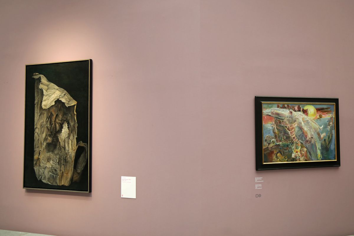 Links "Nikes Schwinge" von Ute Rakob, rechts "Der Tod des Ikarus" von Bernhard Heisig. Er freue sich, dass Rakobs Werke eine Heimat im Museum am Dom finden, sagte Dr. Jürgen Emmert, Leiter der Abteilung Kunst.