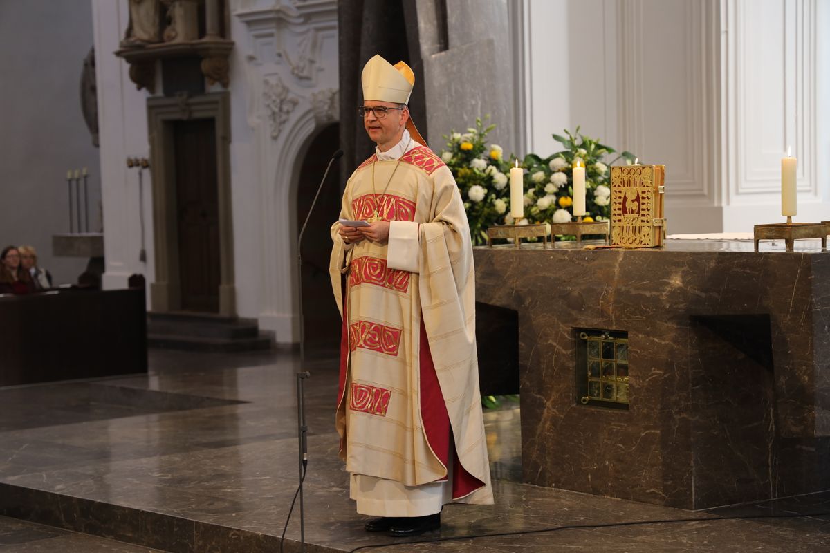 Bei einem feierlichen Gottesdienst im Würzburger Kiliansdom weihte Bischof Dr. Franz Jung Bertram Ziegler zum Diakon. Zahlreiche Verwandte, Freunde und Wegbegleiter des Priesterseminaristen nahmen an der Feier teil.