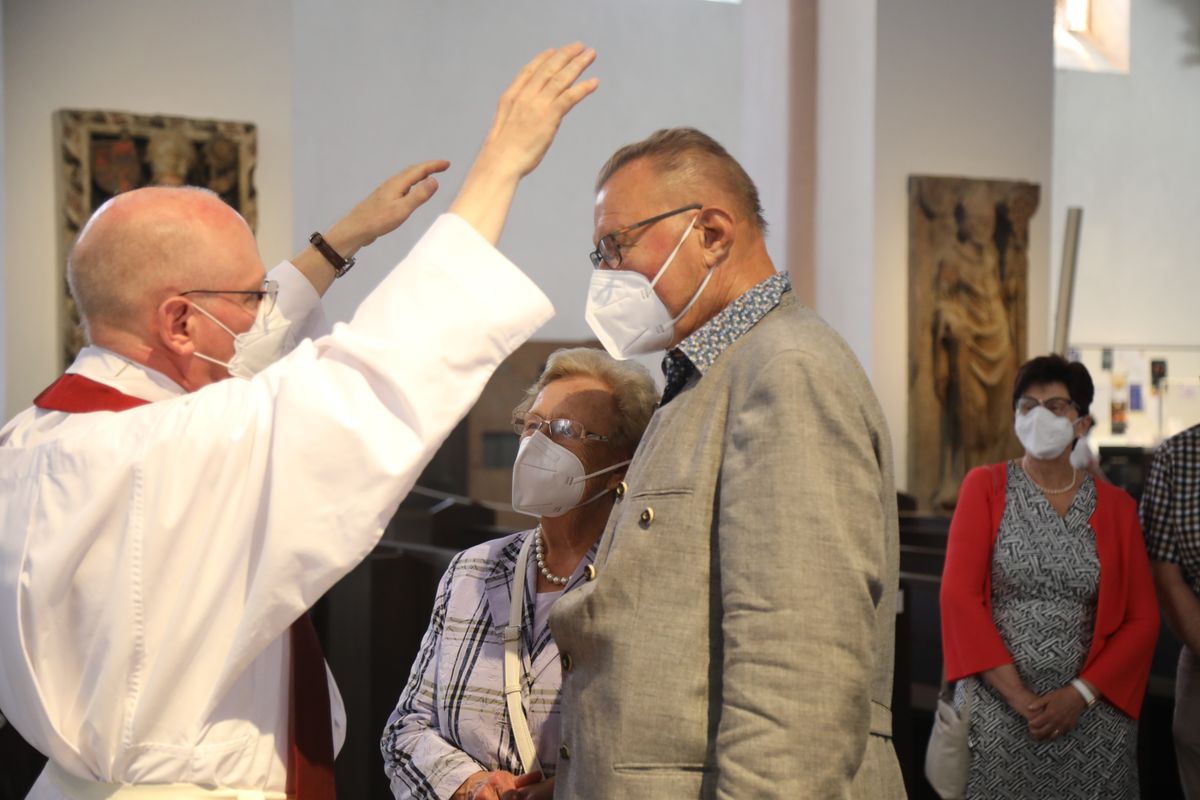 2621/0624 Ehejubilare Bischof 29. Juni Vormittag_28030