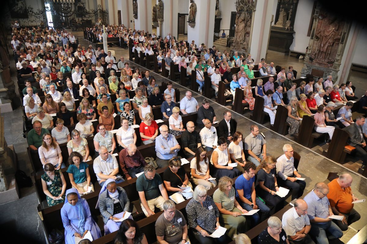 2824/0739 Kiliani Priester, Diakone, Mitarbeiter_50091