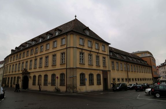 Ab Dienstag, 17. März 2020, sind das Bischöfliche Ordinariat sowie sämtliche Dienststellen und Einrichtungen der Diözese einschließlich der Pfarrbüros und Beratungsstellen bis auf weiteres für den Publikumsverkehr geschlossen.  Ab Dienstag, 17. März 2020, sind das Bischöfliche Ordinariat sowie sämtliche Dienststellen und Einrichtungen der Diözese einschließlich der Pfarrbüros und Beratungsstellen bis auf weiteres für den Publikumsverkehr geschlossen.