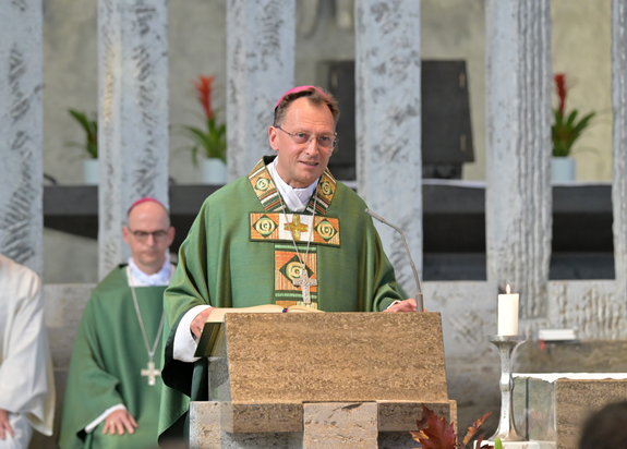 Bambergs Erzbischof Herwig Gössl predigte zum Thema "Veränderung".