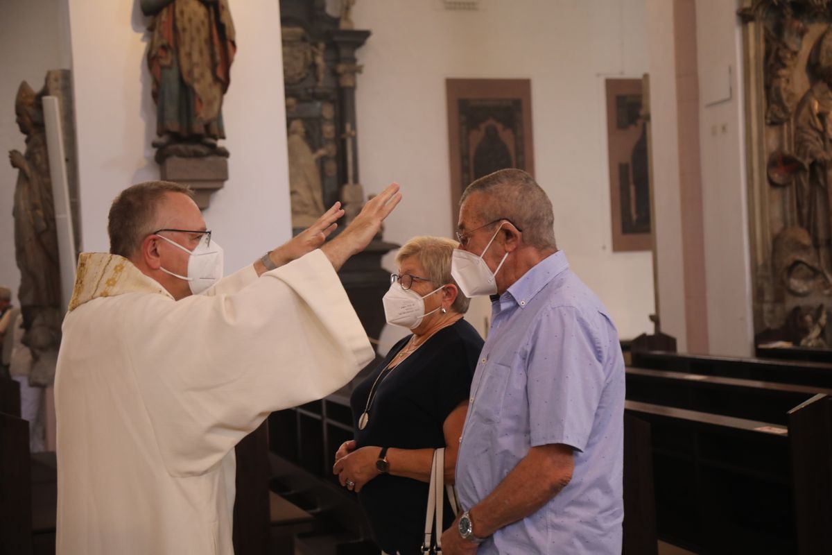 2621/0621 Dankgottesdienst für Ehejubilare mit Bischof Jung_27813