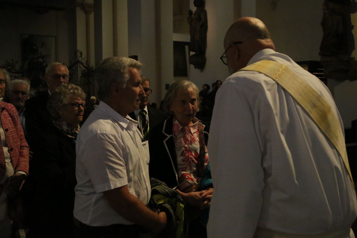 Bischof Dr. Franz Jung hat am Donnerstagnachmittag, 4. Juli, mit etwa 320 Paaren im Kiliansdom ihr goldenes oder diamantenes Ehejubiläum gefeiert.