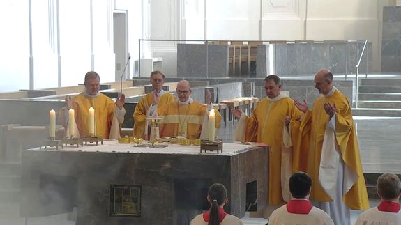 Bischof Dr. Franz Jung feierte die Pontifikalmesse am Ostersonntag, 20. April, im Würzburger Kiiansdom.