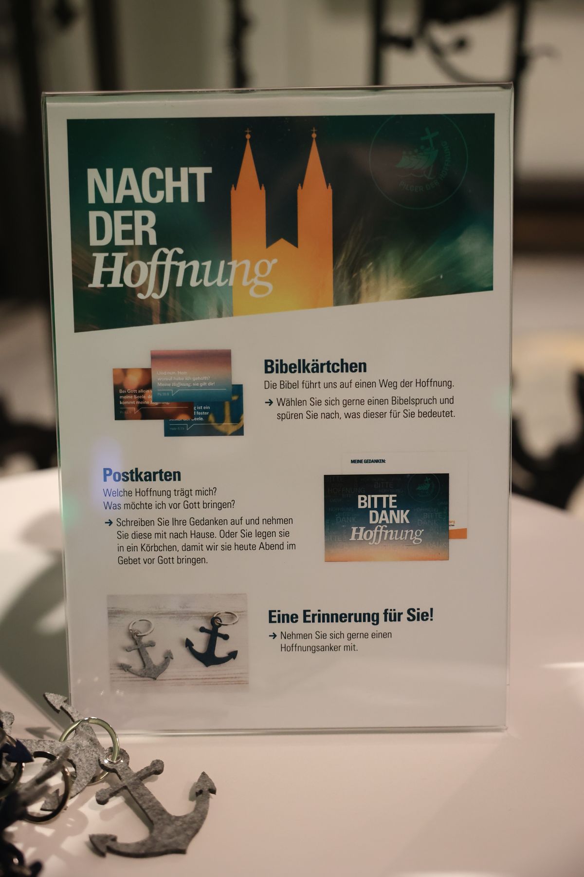 Die "Nacht der Hoffnung" am Samstagabend, 13. Juli, der Kiliani-Wallfahrtswoche lud zu Besinnung, Gebet und Kraftschöpfen in den Kiliansdom ein. Viele Passanten nutzten das Angebot, das um Mitternacht endete.