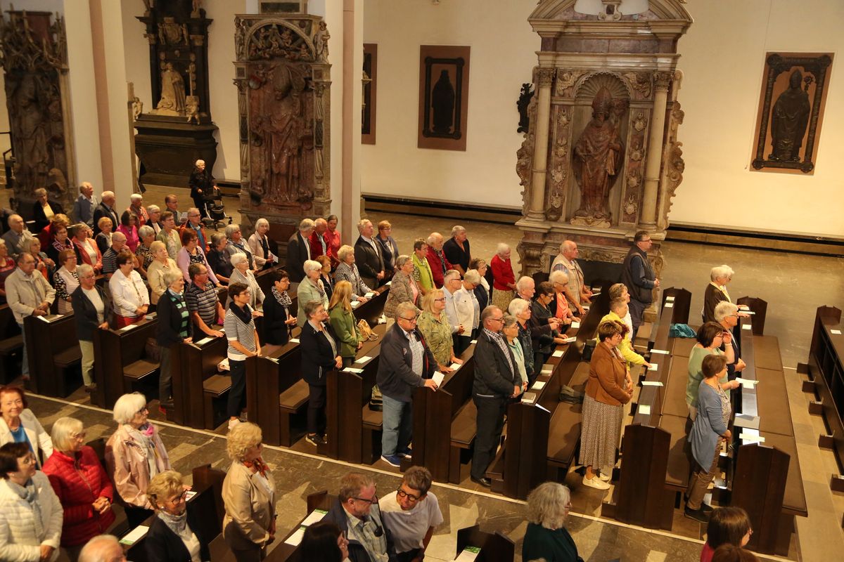 Weihbischof em. Ulrich Boom hat am Dienstag, 8. Juli, einen Kiliani-Gottesdienst für die Region Aschaffenburg und die Pfarrhausfrauen aus dem gesamten Bistum im Würzburger Kiliansdom gefeiert.