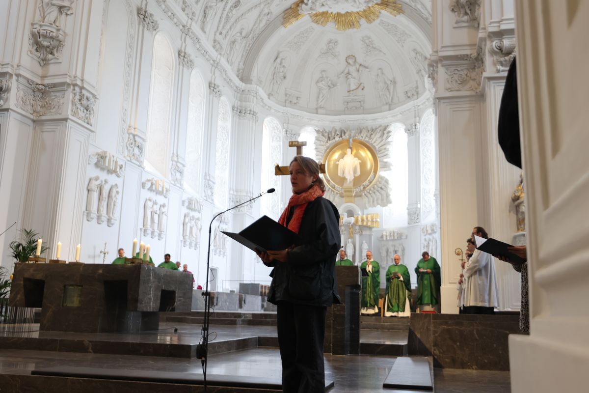 Mit einem Pontifikalgottesdienst im Kiliansdom und einem Festakt in Burkardushaus ist am Sonntag, 27. Oktober, in Würzburg der bundesweite Abschluss des Monats der Weltmission begangen worden. Beispielland war in diesem Jahr Papua-Neuguinea.