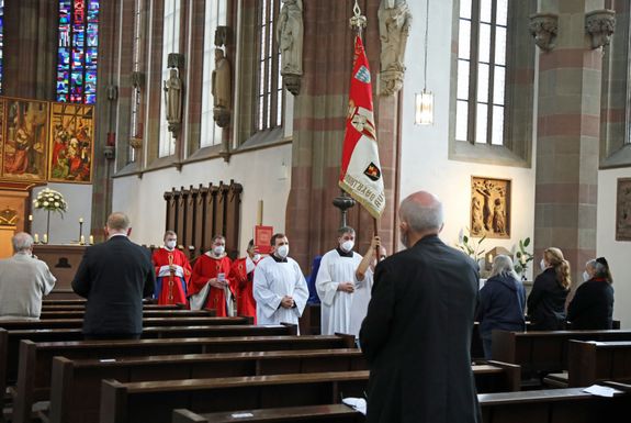 Generalvikar Dr. Jürgen Vorndran feierte zur Kiliani-Wallfahrt der Marktkaufleute und Schausteller einen Gottesdienst in der Marienkapelle.